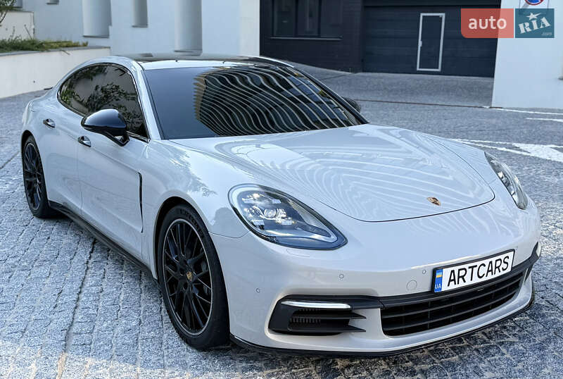 Фастбэк Porsche Panamera 2017 в Одессе