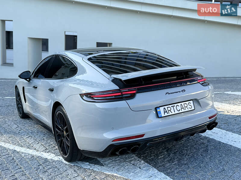 Фастбэк Porsche Panamera 2017 в Одессе