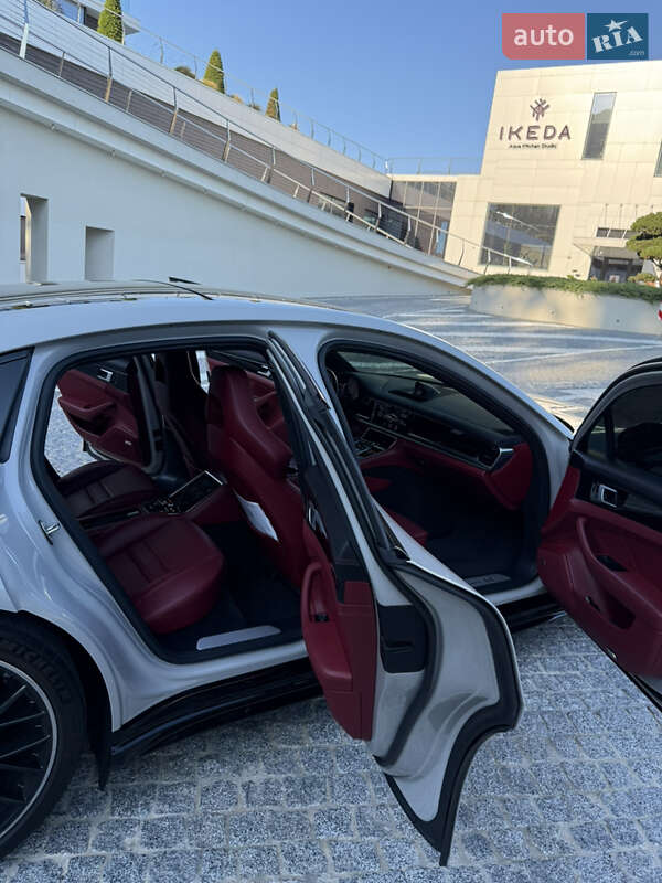 Фастбэк Porsche Panamera 2017 в Одессе