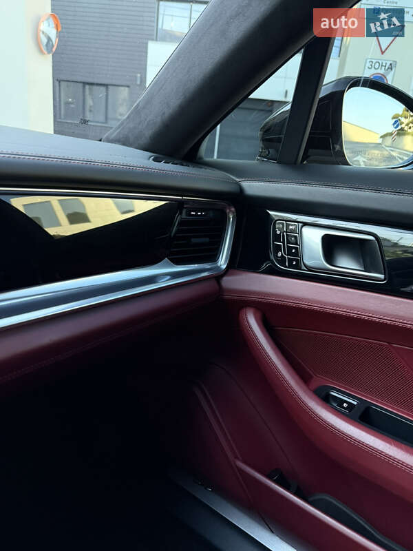 Фастбэк Porsche Panamera 2017 в Одессе