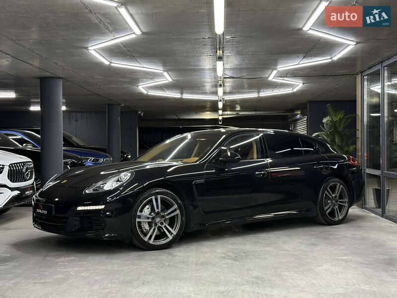 Фастбэк Porsche Panamera 2013 в Одессе