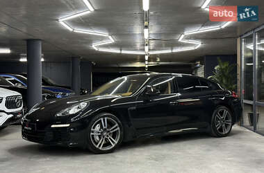 Фастбэк Porsche Panamera 2013 в 