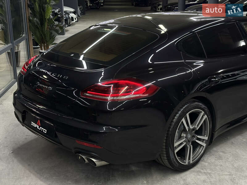 Фастбэк Porsche Panamera 2013 в Одессе