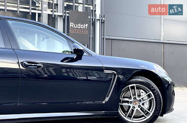 Фастбэк Porsche Panamera 2013 в 
