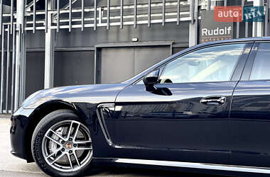 Фастбэк Porsche Panamera 2013 в 