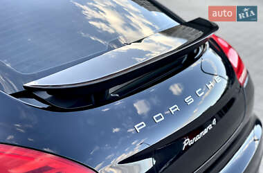 Фастбэк Porsche Panamera 2013 в 