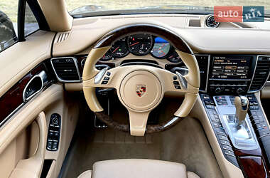 Фастбэк Porsche Panamera 2013 в 