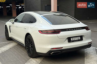 Фастбек Porsche Panamera 2018 в 