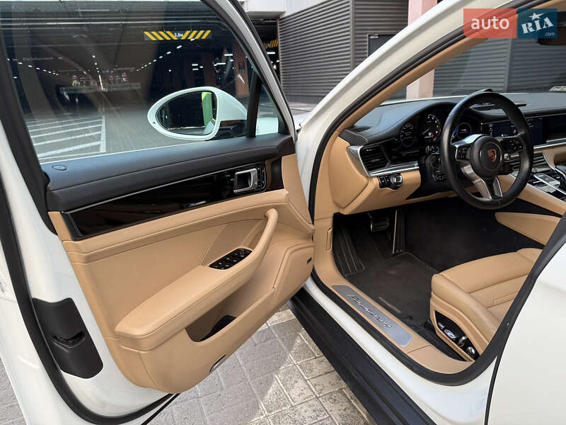 Фастбек Porsche Panamera 2018 в Києві