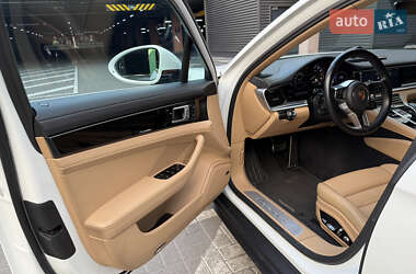 Фастбек Porsche Panamera 2018 в 