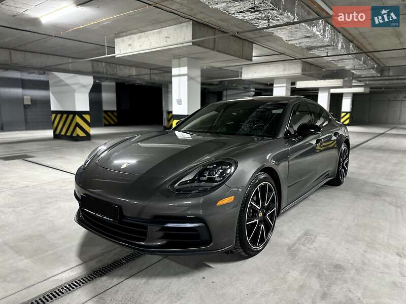 Фастбэк Porsche Panamera 2018 в Днепре