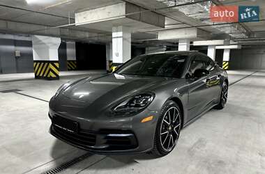 Фастбэк Porsche Panamera 2018 в 