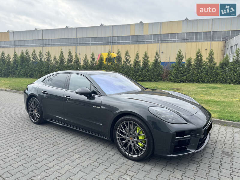 Фастбэк Porsche Panamera 2024 в 