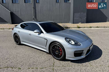 Фастбэк Porsche Panamera 2013 в Харькове