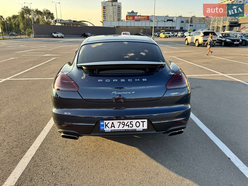 Фастбэк Porsche Panamera 2013 в Киеве