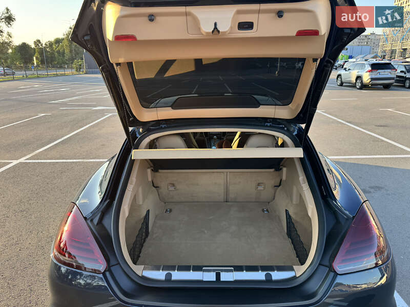 Фастбэк Porsche Panamera 2013 в Киеве