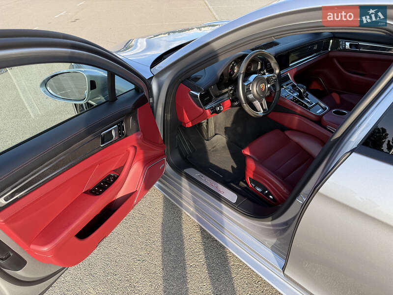 Фастбэк Porsche Panamera 2020 в Киеве
