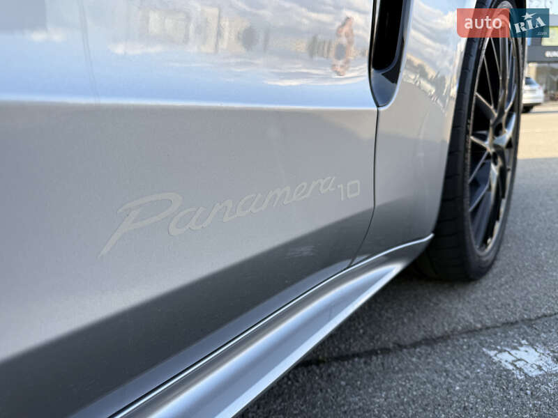 Фастбэк Porsche Panamera 2020 в Киеве