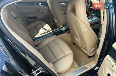 Фастбэк Porsche Panamera 2010 в 