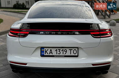 Фастбэк Porsche Panamera 2018 в 