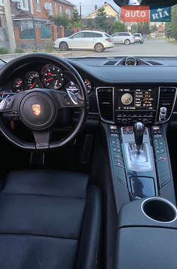 Фастбэк Porsche Panamera 2015 в 