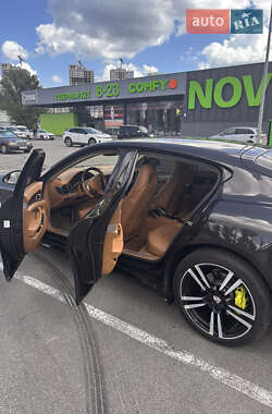 Фастбэк Porsche Panamera 2013 в 