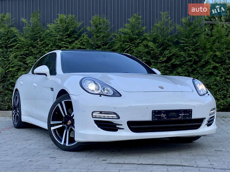 Фастбэк Porsche Panamera 2012 в Днепре