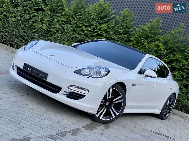 Фастбэк Porsche Panamera 2012 в Днепре