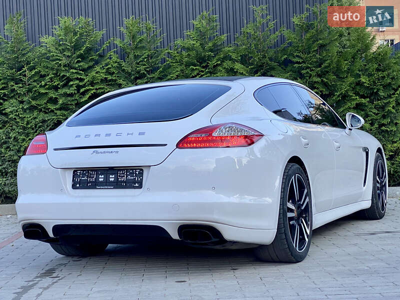 Фастбэк Porsche Panamera 2012 в Днепре