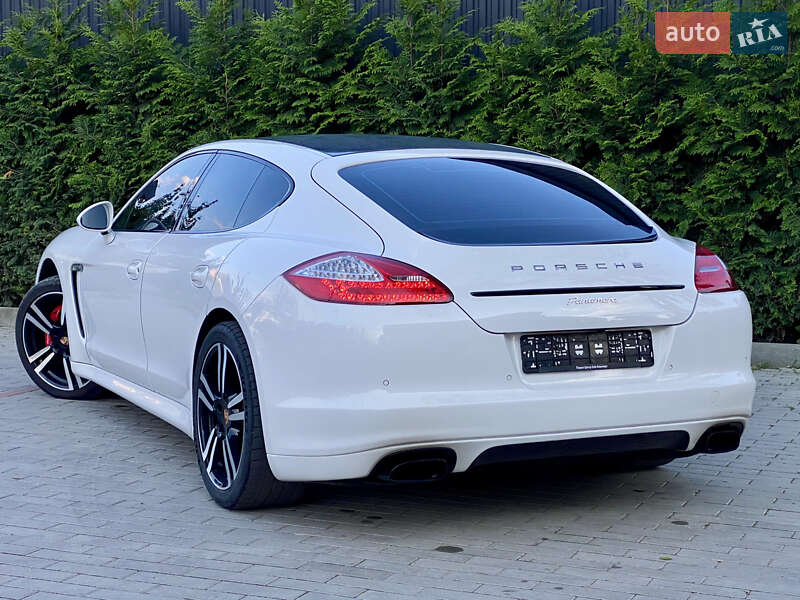 Фастбэк Porsche Panamera 2012 в Днепре