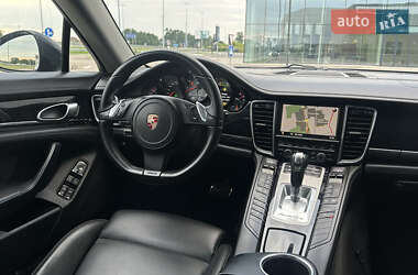 Фастбэк Porsche Panamera 2011 в 