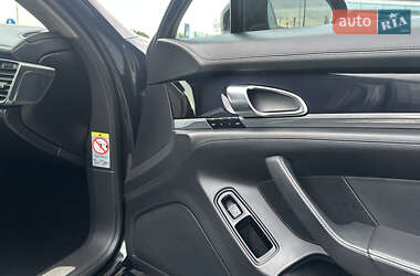 Фастбэк Porsche Panamera 2011 в 