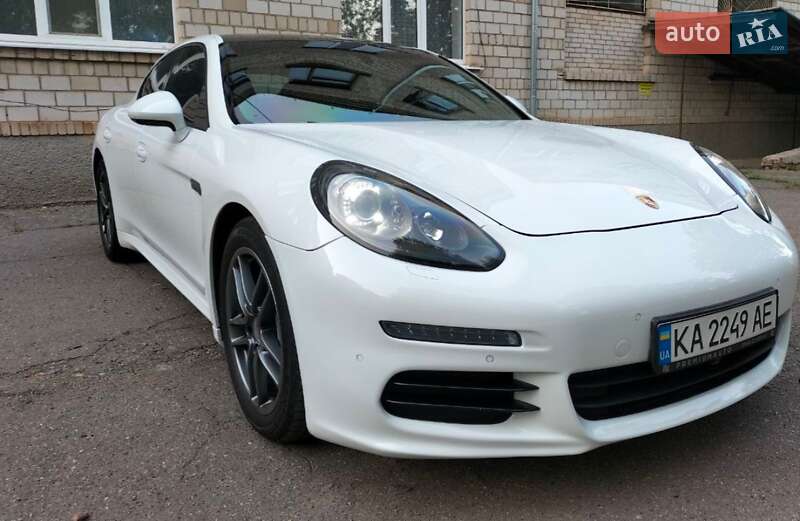 Фастбэк Porsche Panamera 2013 в Бершади