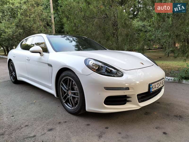Фастбэк Porsche Panamera 2013 в Бершади