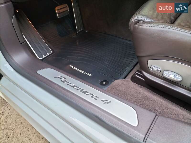 Фастбэк Porsche Panamera 2013 в Бершади