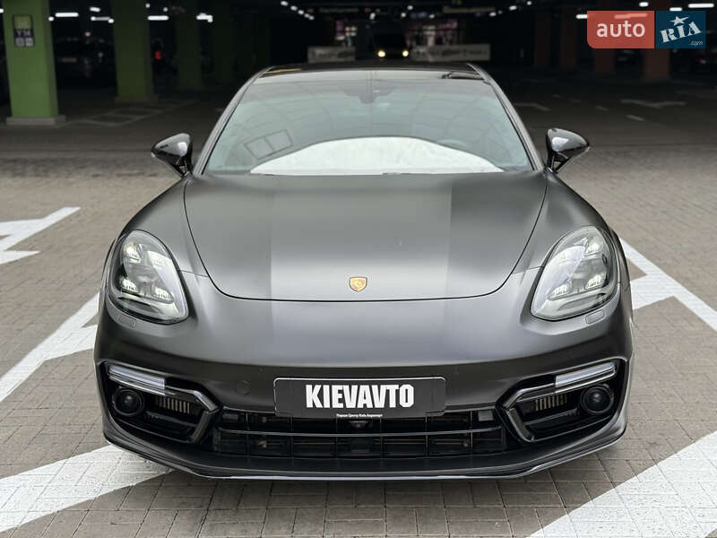 Фастбэк Porsche Panamera 2017 в Киеве