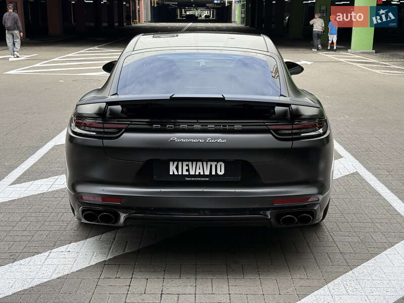 Фастбэк Porsche Panamera 2017 в Киеве