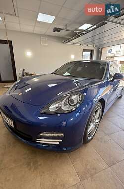 Фастбэк Porsche Panamera 2010 в Одессе
