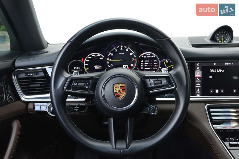 Фастбэк Porsche Panamera 2021 в Киеве фото 6 Фастбэк Porsche Panamera 2021 в Киеве
