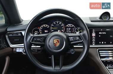 Фастбэк Porsche Panamera 2021 в 