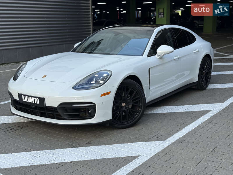 Фастбэк Porsche Panamera 2023 в 