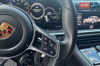 Фастбек Porsche Panamera 2018 в Києві