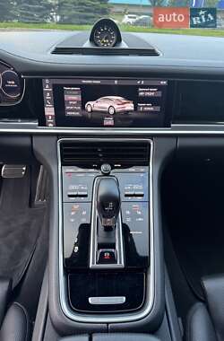 Фастбек Porsche Panamera 2018 в Києві