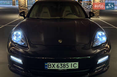 Фастбэк Porsche Panamera 2010 в 