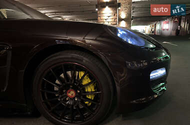 Фастбэк Porsche Panamera 2010 в 