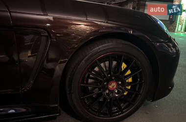 Фастбэк Porsche Panamera 2010 в 