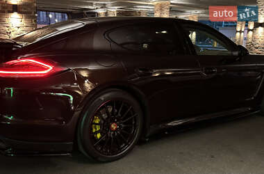 Фастбэк Porsche Panamera 2010 в 