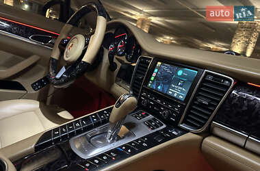 Фастбэк Porsche Panamera 2010 в 