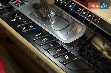 Фастбэк Porsche Panamera 2010 в 