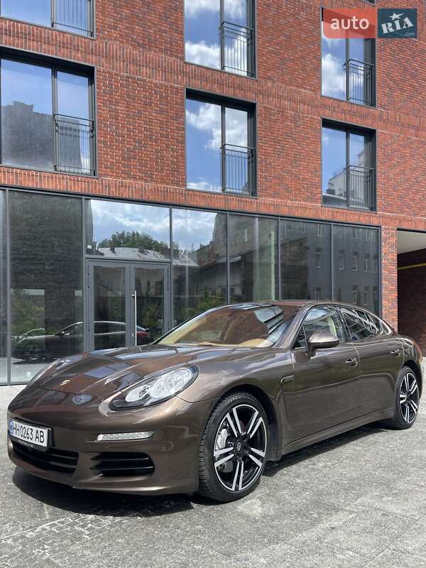 Фастбэк Porsche Panamera 2013 в Киеве фото 2 Фастбэк Porsche Panamera 2013 в Киеве
